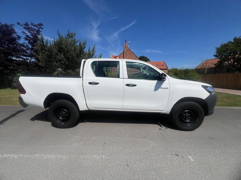Used Toyota Hilux 2020 for sale - 77592730: Photo 2