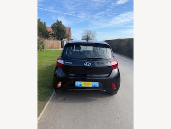 Used Hyundai i10 2022 for sale - 77732907: Photo