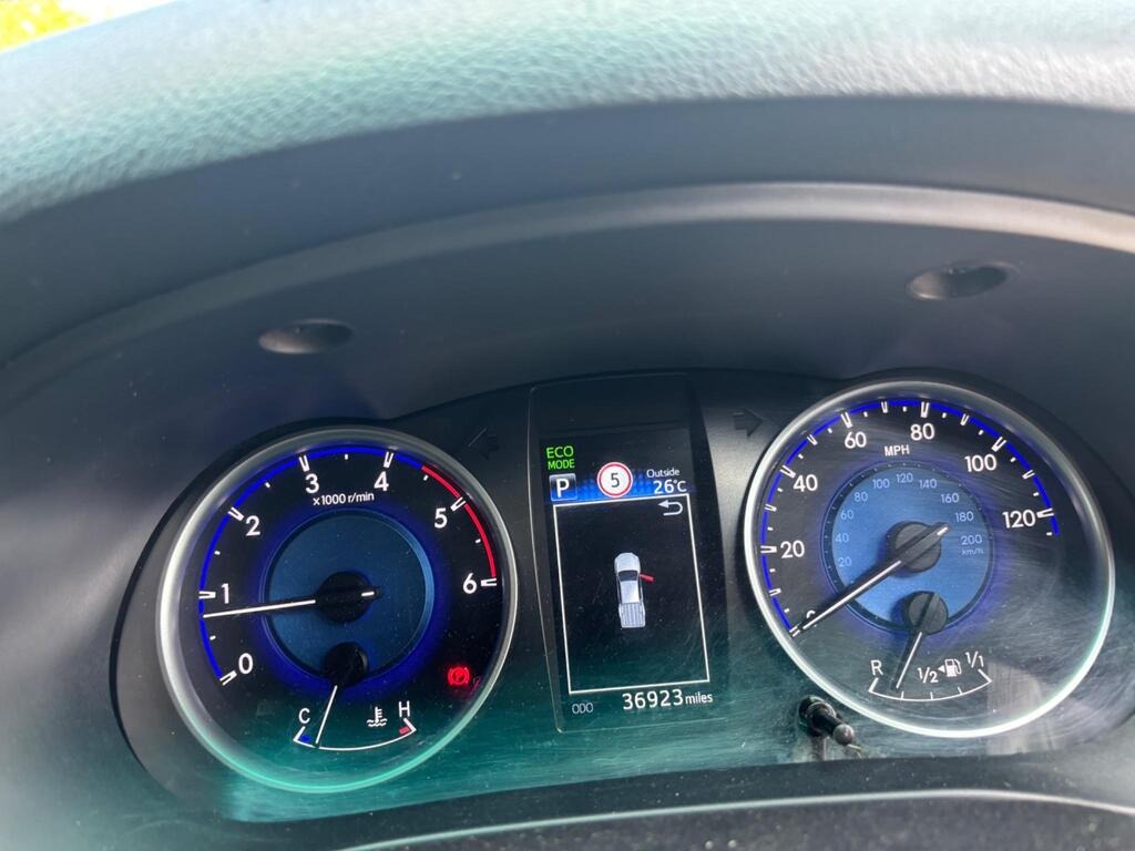 Used Toyota Hilux 2018 for sale - 77593073: Photo 16