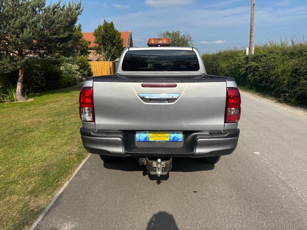 Used Toyota Hilux 2018 for sale - 77593073: Photo 9