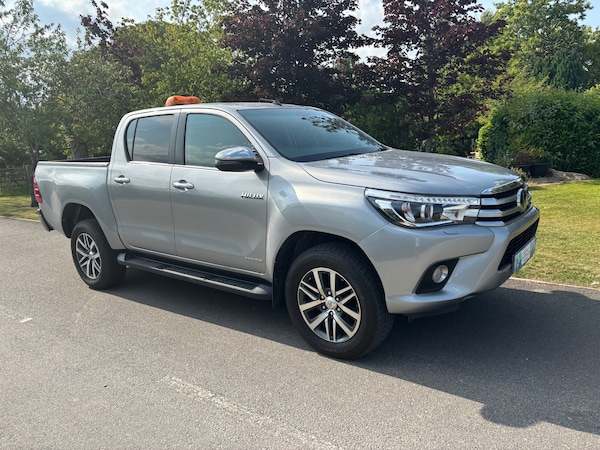 Used Toyota Hilux 2018 for sale - 74981386: Photo 2