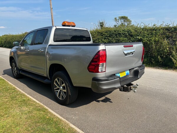 Used Toyota Hilux 2018 for sale - 74981386: Photo 9
