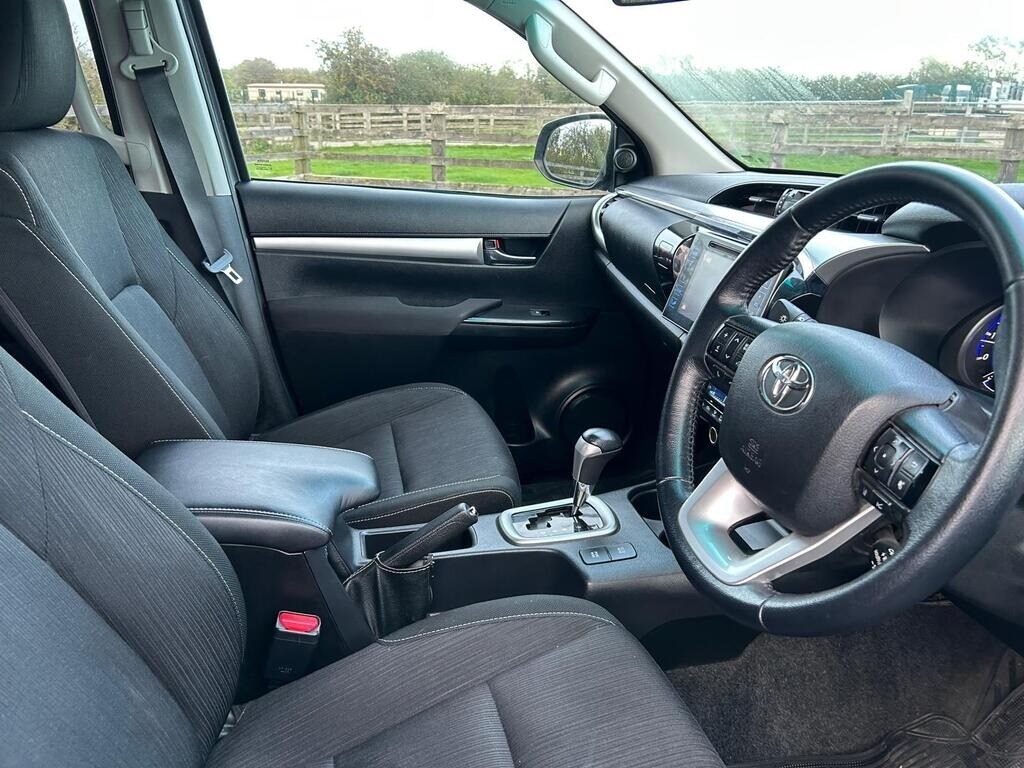 Used Toyota Hilux 2019 for sale - 77593097: Photo 9