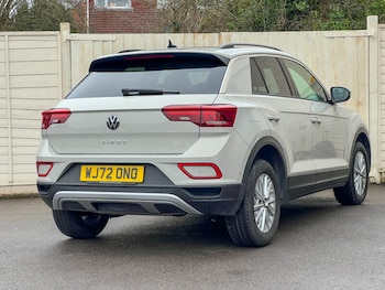 Used Volkswagen T-Roc 2022 for sale - 77520476: Photo