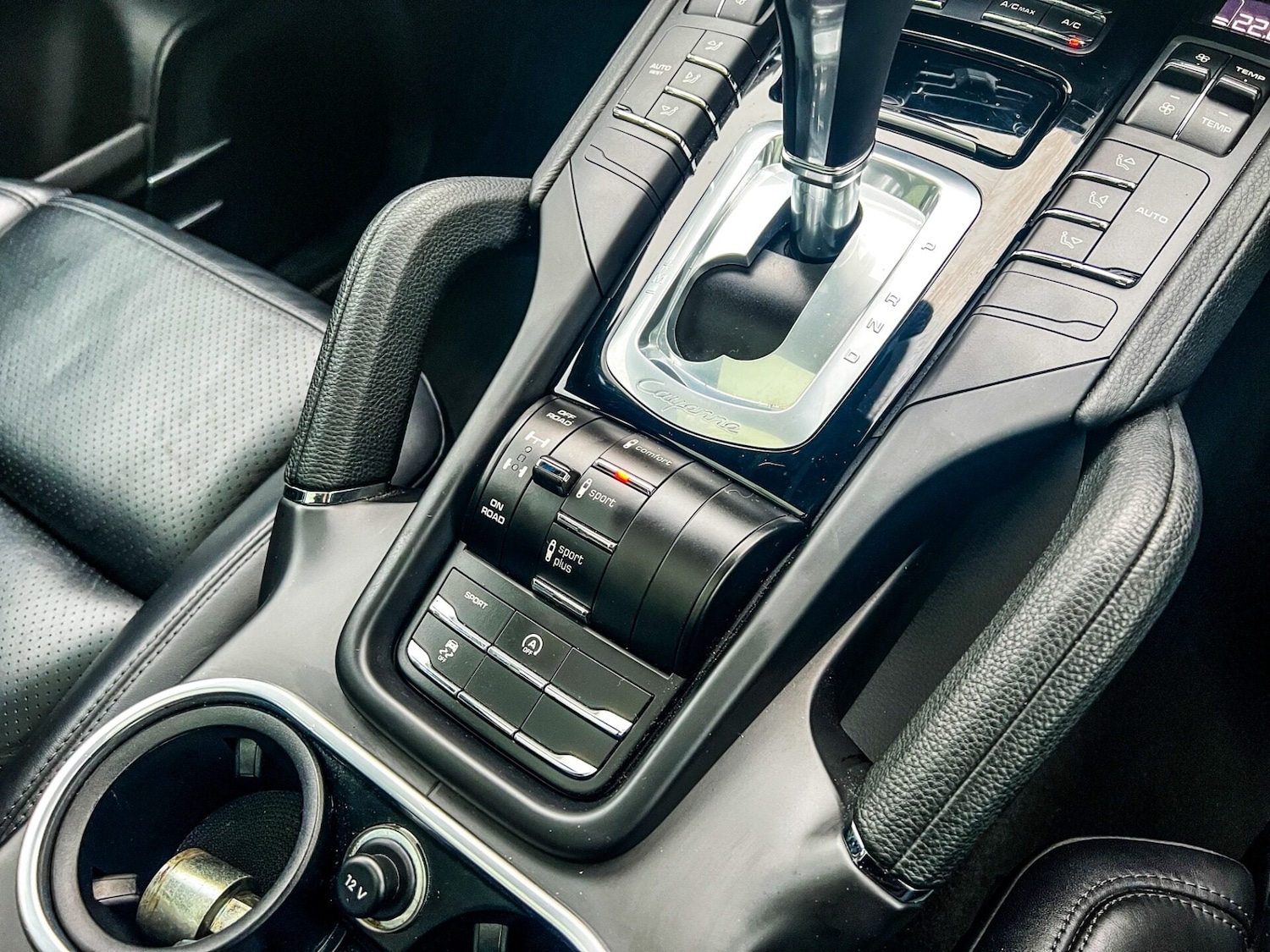 Used Porsche Cayenne 2014 for sale - 77042117: Photo 28