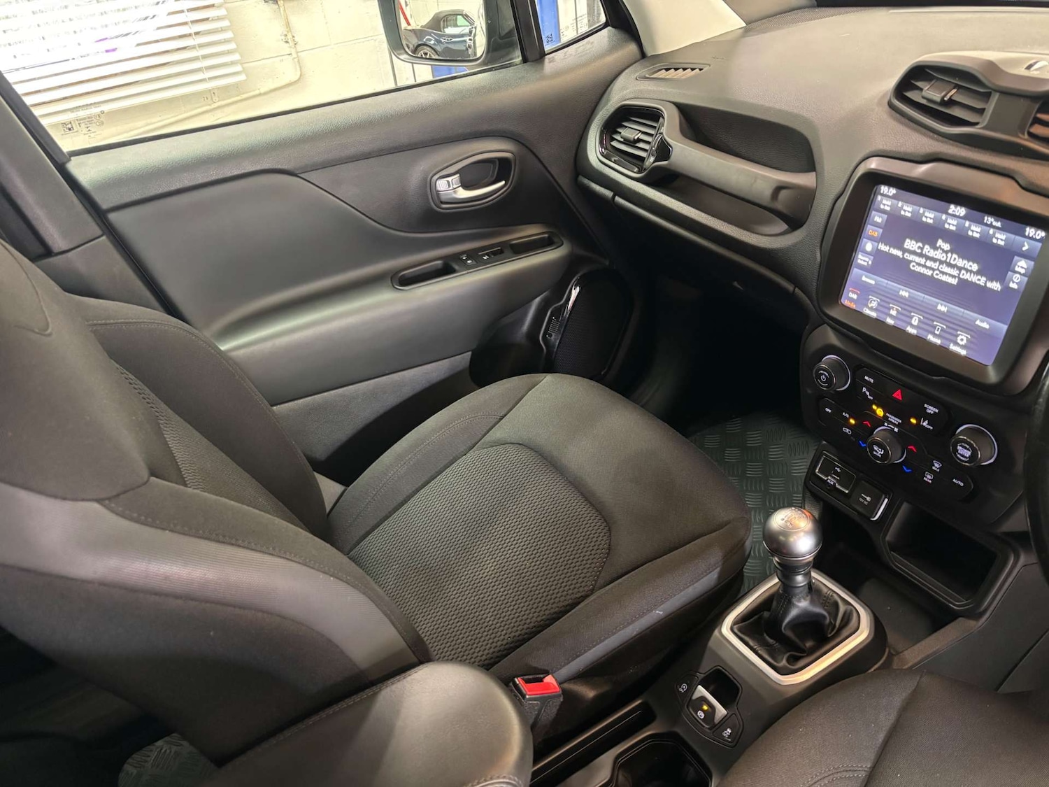 Used Jeep Renegade 2020 for sale - 78201107: Photo 11