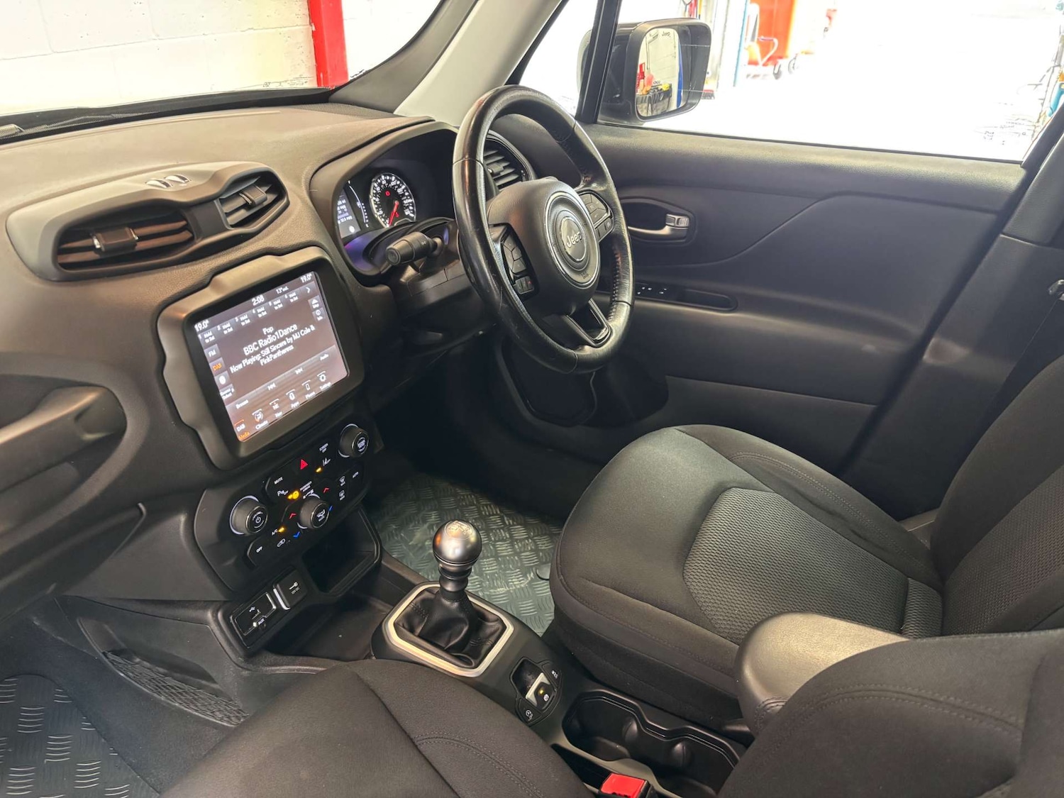 Used Jeep Renegade 2020 for sale - 78201107: Photo 3