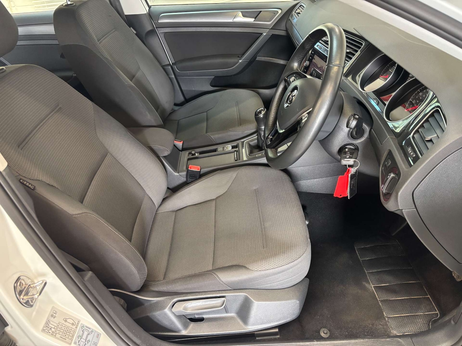 Used Volkswagen Golf 2017 for sale - 77690651: Photo 10