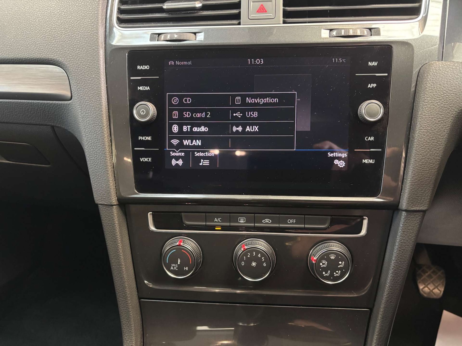 Used Volkswagen Golf 2017 for sale - 77690651: Photo 16