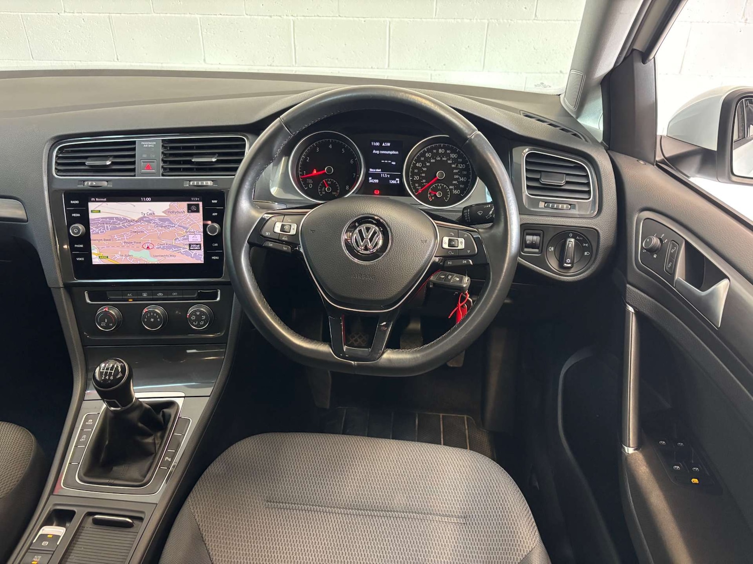 Used Volkswagen Golf 2017 for sale - 77690651: Photo 19