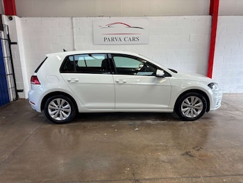 Used Volkswagen Golf 2017 for sale - 77690651: Photo