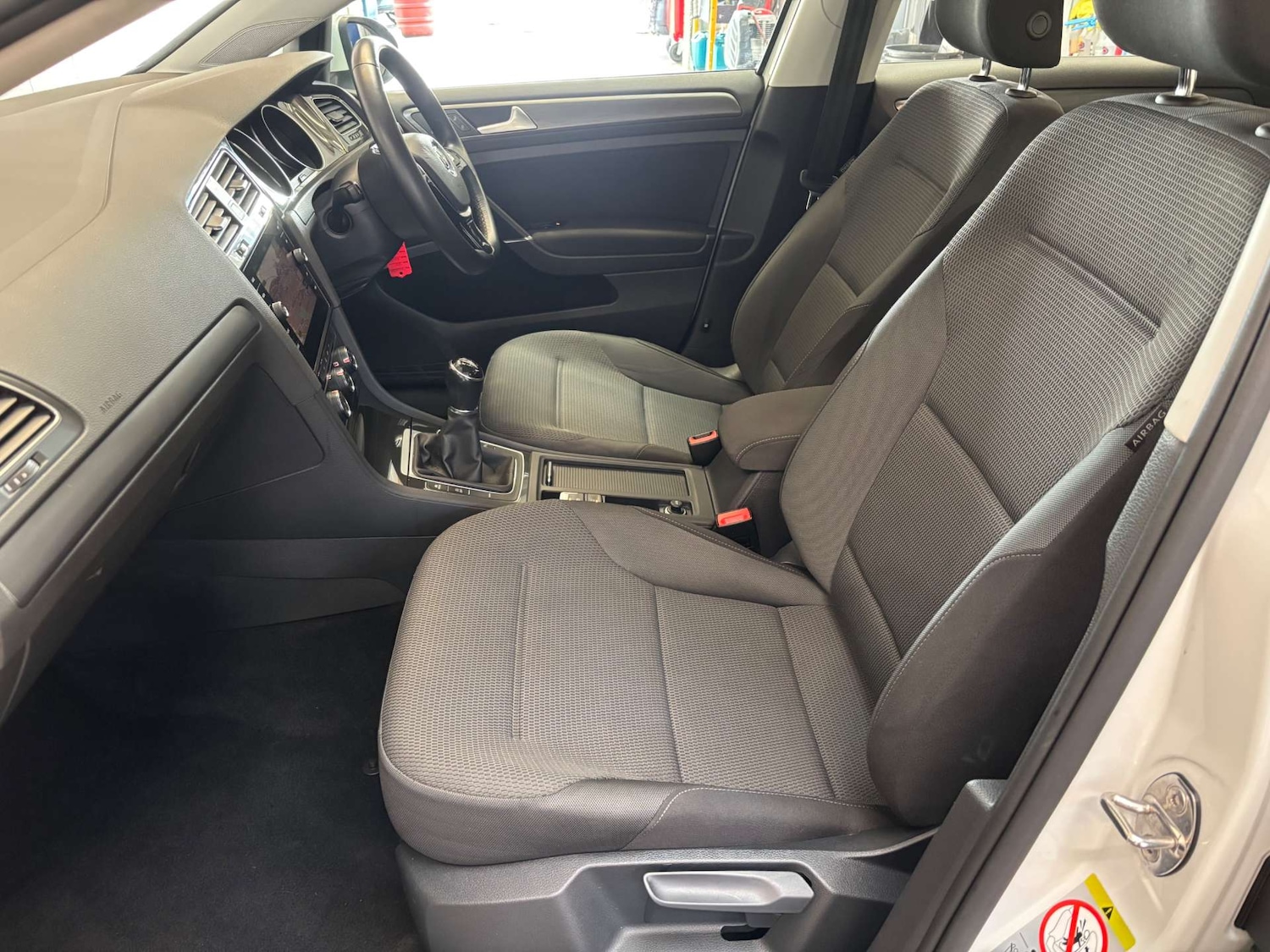 Used Volkswagen Golf 2017 for sale - 77690651: Photo 22