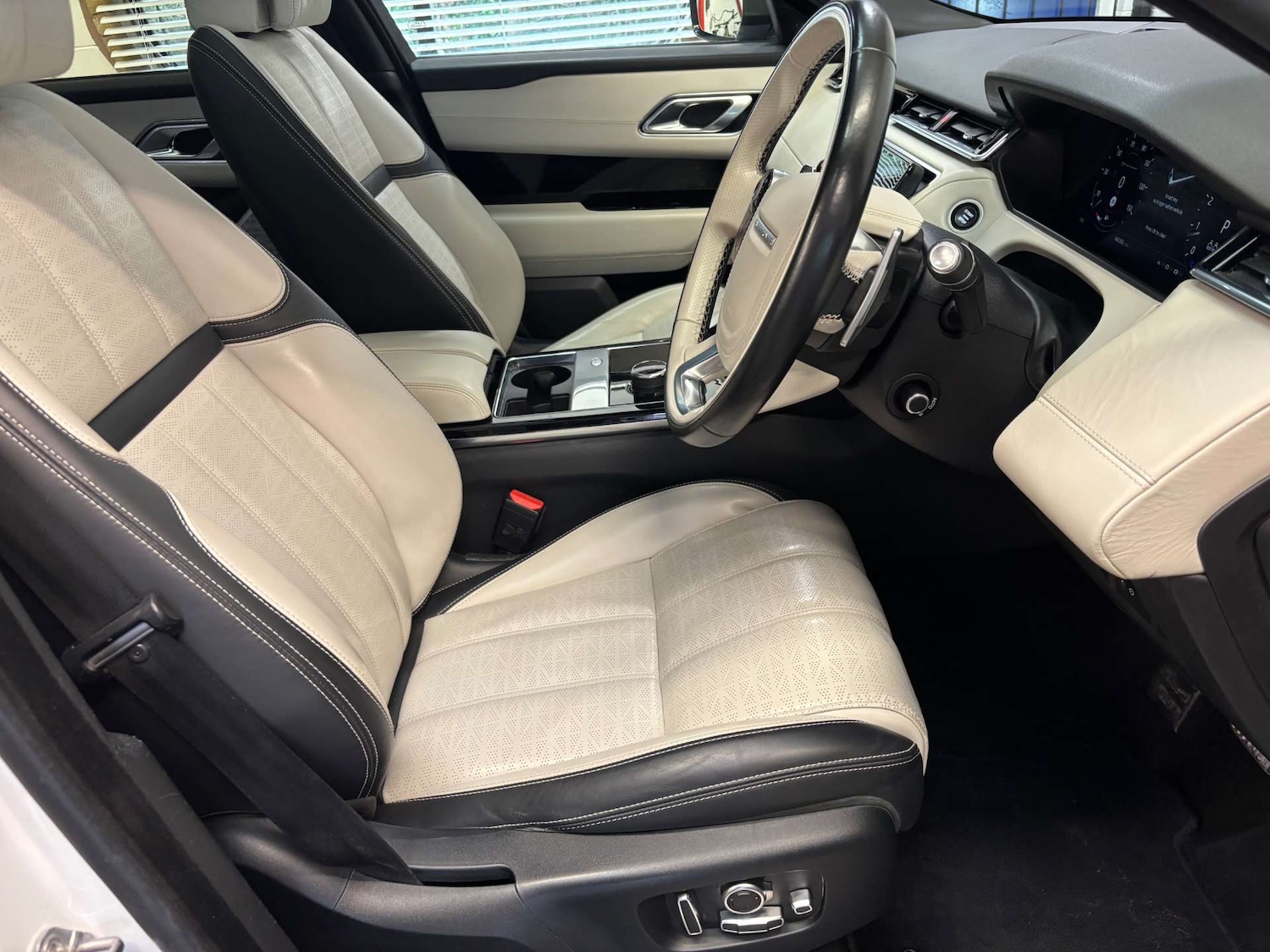 Used Land Rover Range Rover Velar 2020 for sale - 78134648: Photo 13