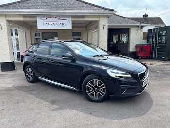 Used Volvo V40 2016 for sale - 79340948: Photo