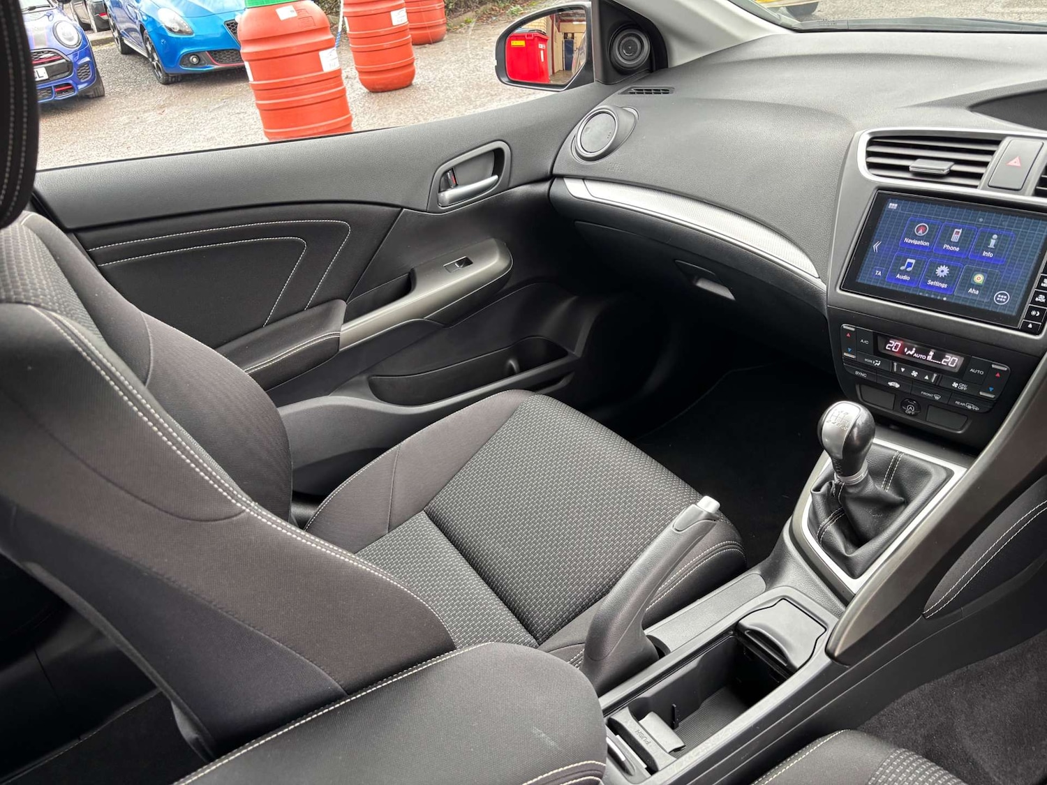 Used Honda Civic 2017 for sale - 76533573: Photo 11