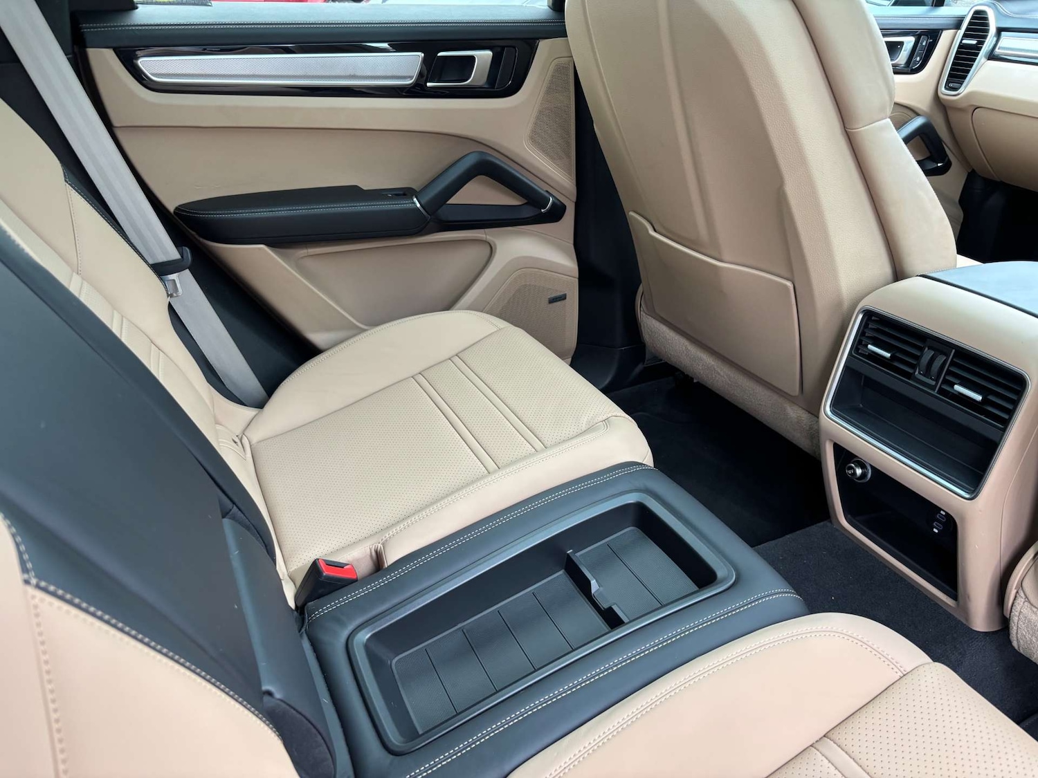 Used Porsche Cayenne 2023 for sale - 76533592: Photo 11