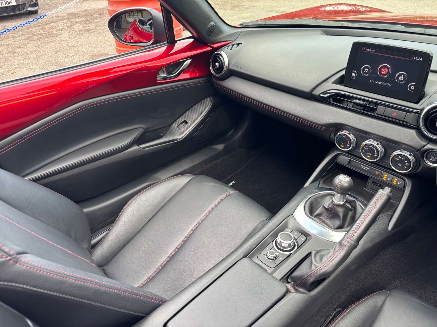 Used Mazda MX-5 2018 for sale - 76533571: Photo 11