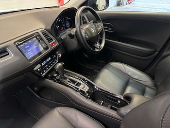 Used Honda HR-V 2017 for sale - 76536191: Photo