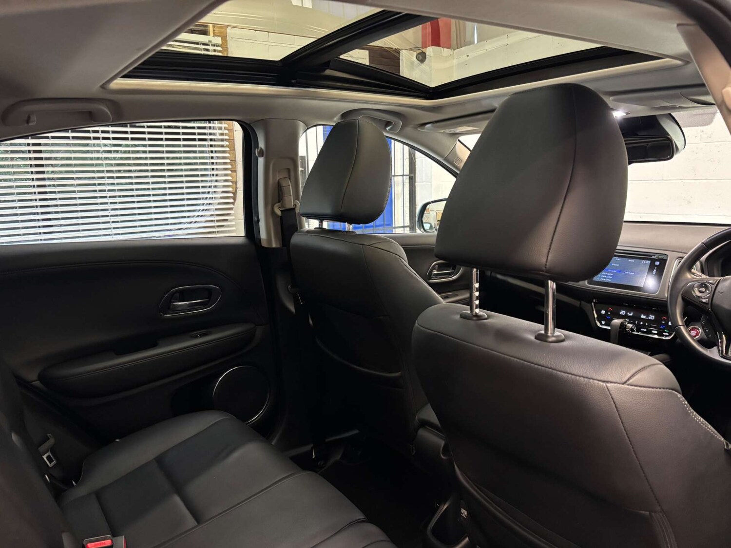 Used Honda HR-V 2017 for sale - 76536191: Photo 9