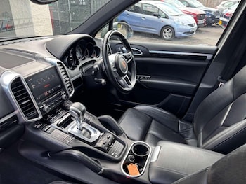 Used Porsche Cayenne 2016 for sale - 79340941: Photo