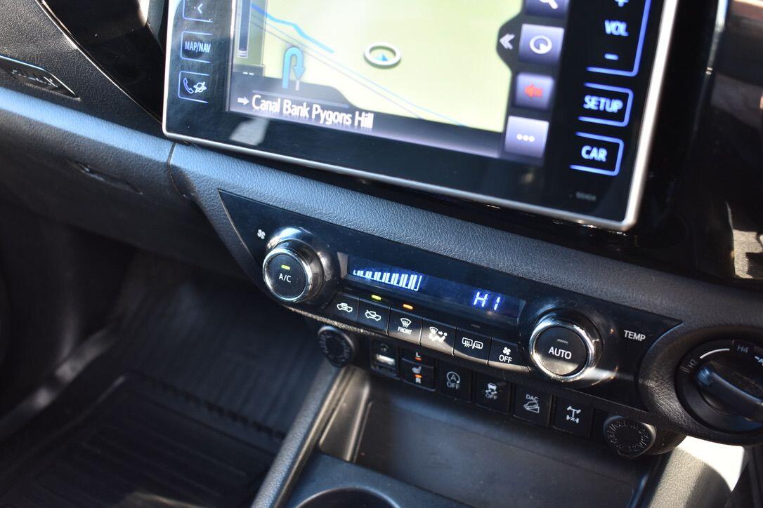 Used Toyota Hilux 2018 for sale - 76742699: Photo 19