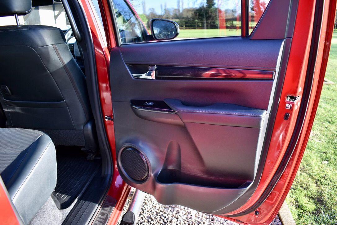 Used Toyota Hilux 2018 for sale - 76742699: Photo 27