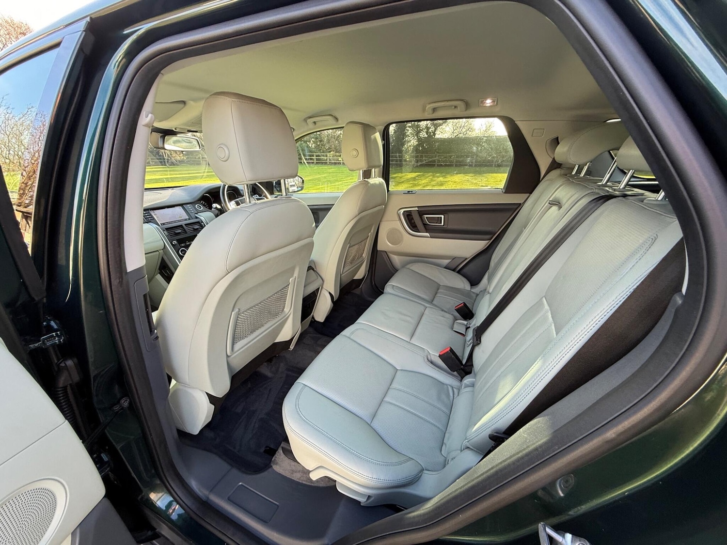 Used Land Rover Discovery Sport 2016 for sale - 76899518: Photo 12