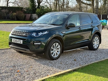Used Land Rover Discovery Sport 2016 for sale - 76899518: Photo