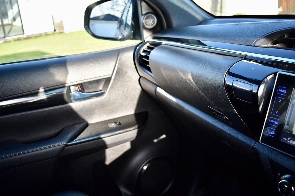 Used Toyota Hilux 2018 for sale - 77001265: Photo 16