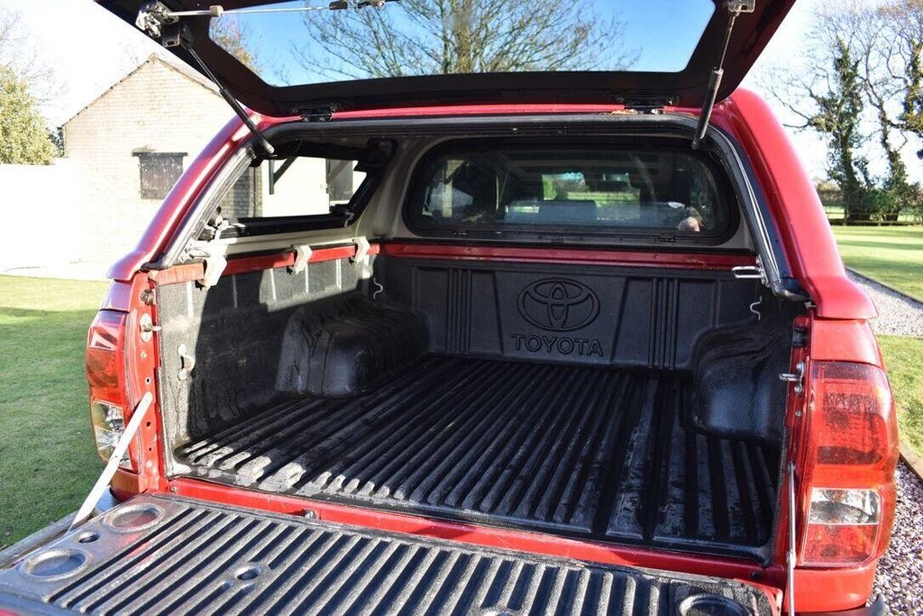 Used Toyota Hilux 2018 for sale - 77001265: Photo 25