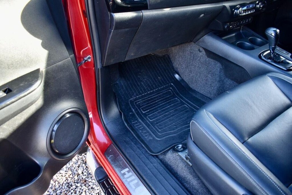 Used Toyota Hilux 2018 for sale - 77001265: Photo 37