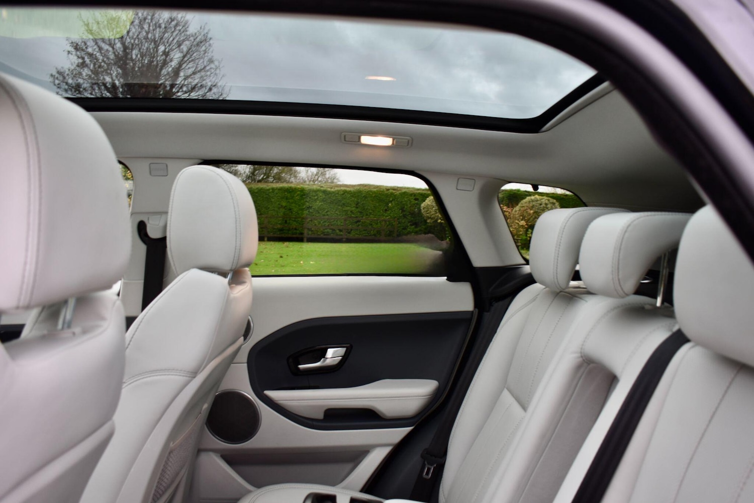 Used Land Rover Range Rover Evoque 2015 for sale - 76549293: Photo 4