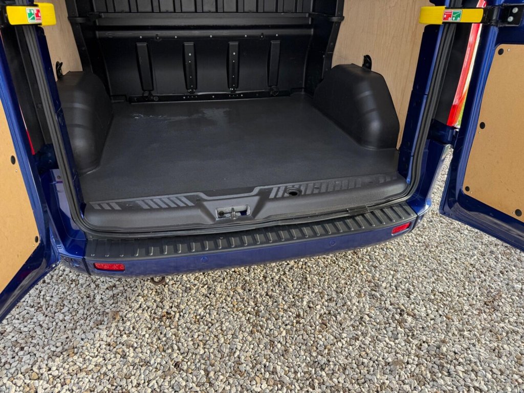 Used Ford Transit Custom 2017 for sale - 77001257: Photo 27