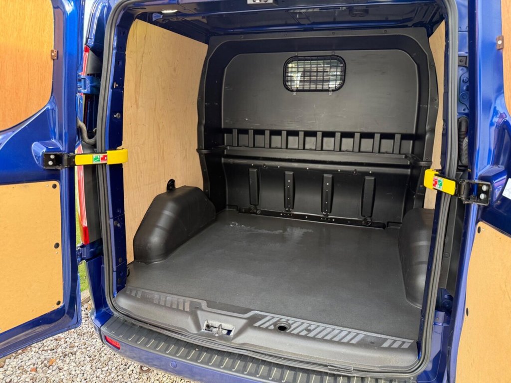 Used Ford Transit Custom 2017 for sale - 77001257: Photo 29