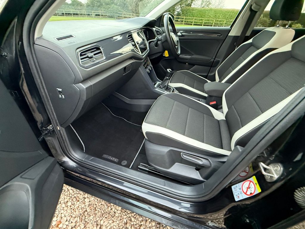 Used Volkswagen T-Roc 2019 for sale - 77122249: Photo 2