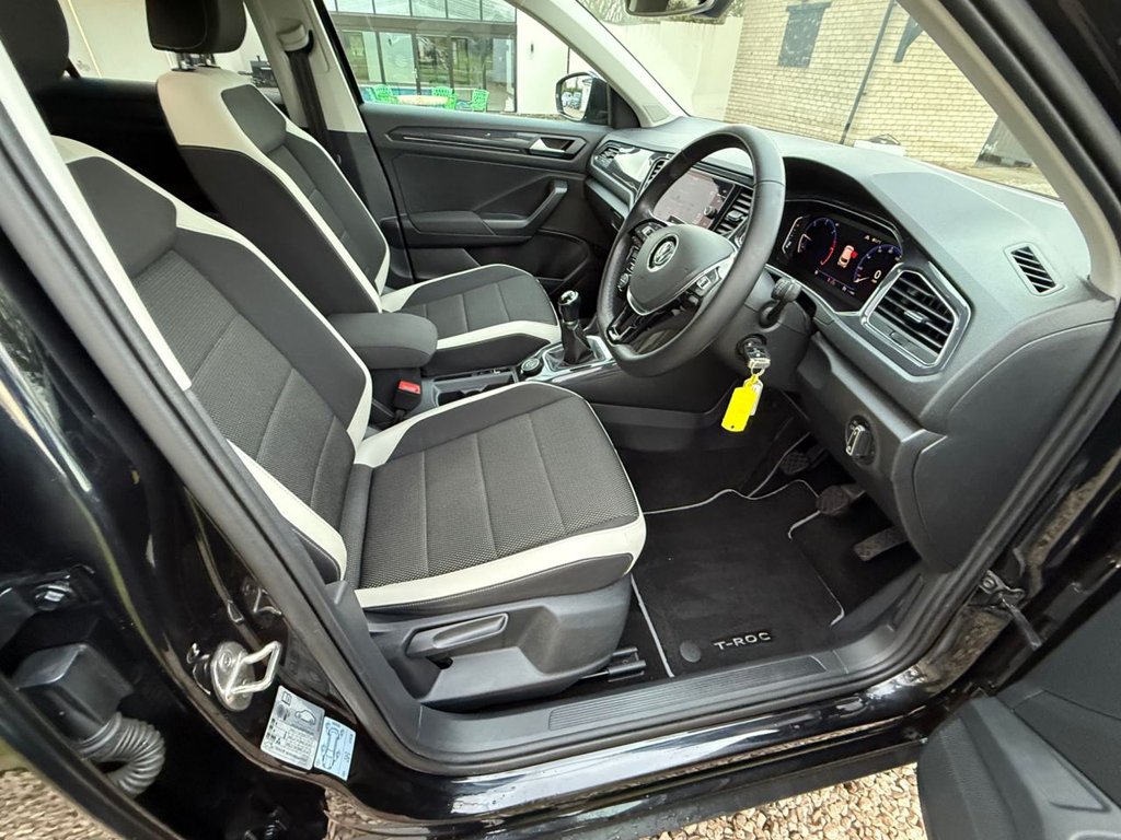 Used Volkswagen T-Roc 2019 for sale - 77122249: Photo 25