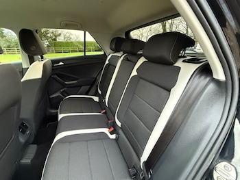 Used Volkswagen T-Roc 2019 for sale - 77122249: Photo