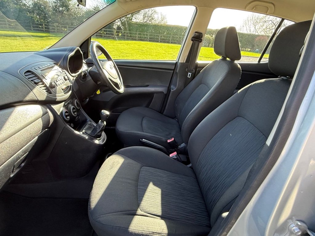 Used Hyundai i10 2011 for sale - 77734400: Photo 24