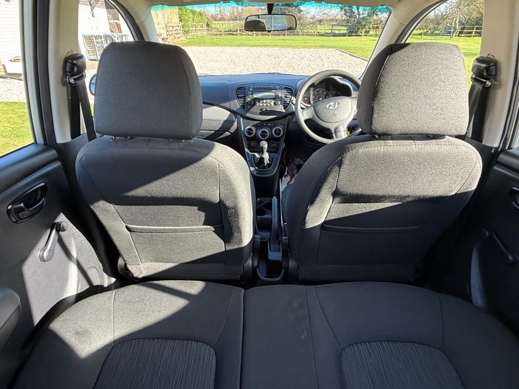 Used Hyundai i10 2011 for sale - 77734400: Photo 6