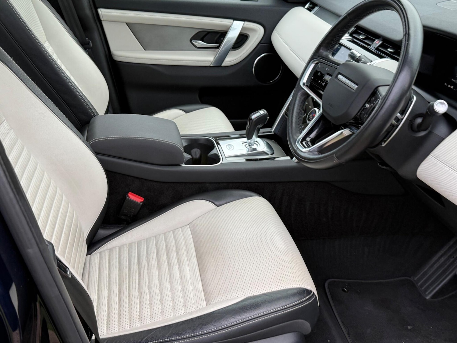 Used Land Rover Discovery Sport 2021 for sale - 76850360: Photo 16