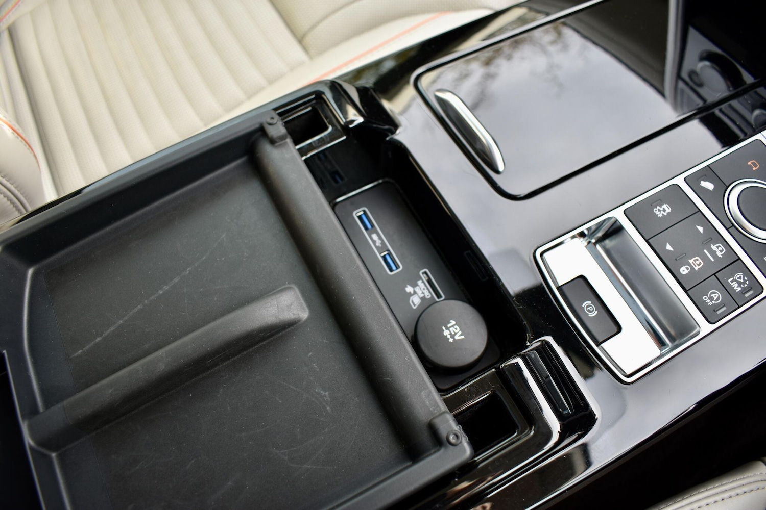 Used Land Rover Discovery 2018 for sale - 76432241: Photo 66