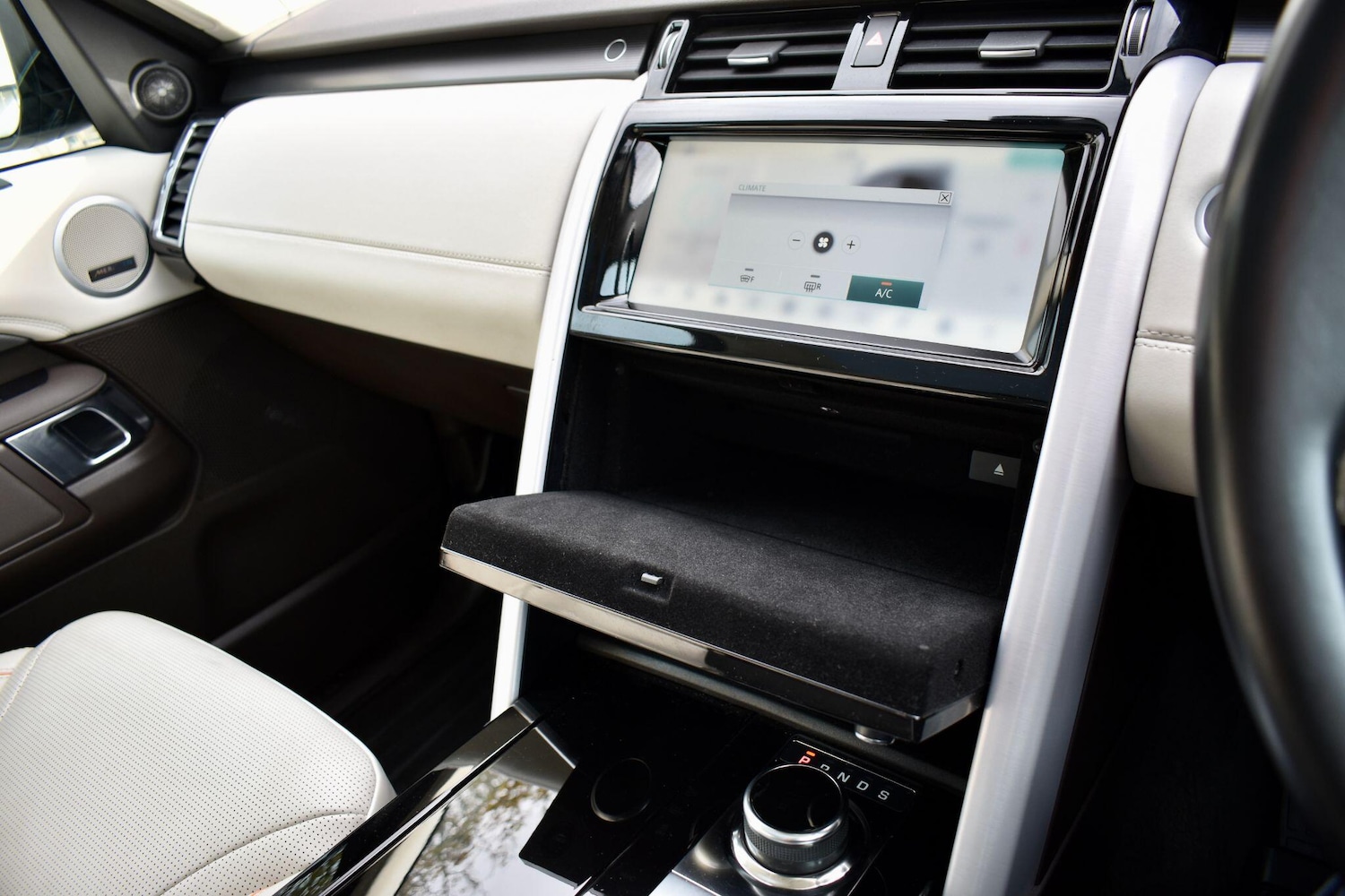 Used Land Rover Discovery 2018 for sale - 76432241: Photo 67