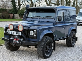Land Rover Defender feature image