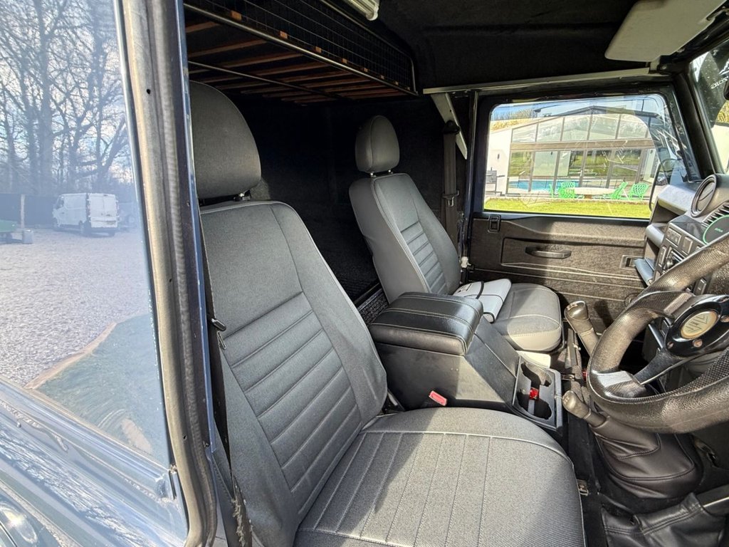 Used Land Rover Defender 2010 for sale - 77483362: Photo 2