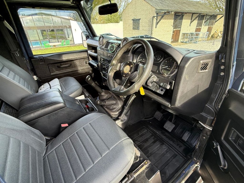 Used Land Rover Defender 2010 for sale - 77483362: Photo 4