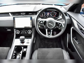 Used Jaguar F-Pace 2024 for sale - 75448762: Photo