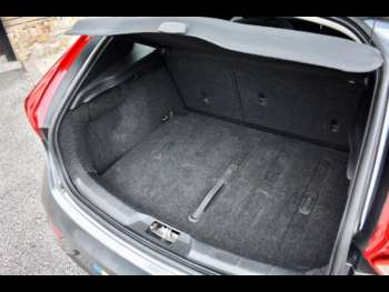 Used Volvo V40 2019 for sale - 75153345: Photo