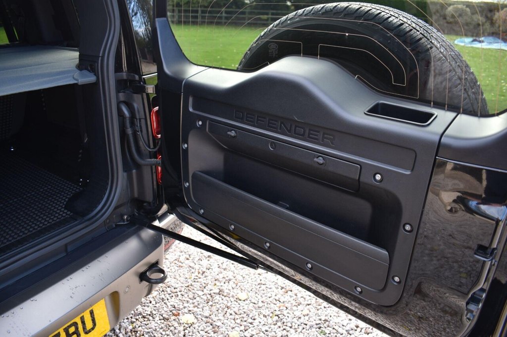 Used Land Rover Defender 2022 for sale - 77001261: Photo 29