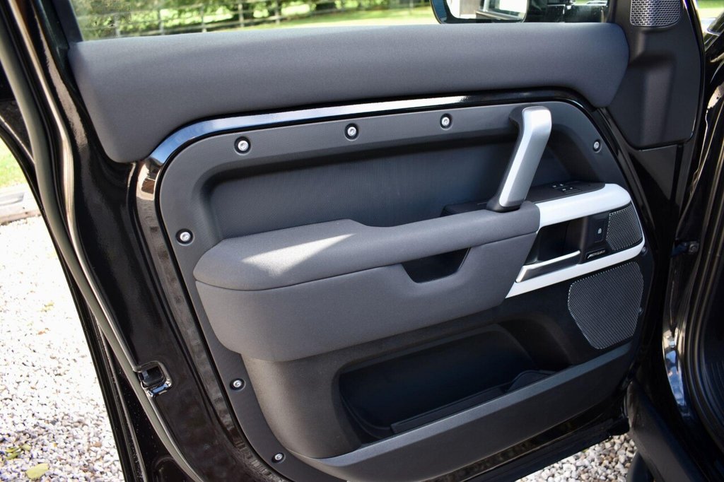 Used Land Rover Defender 2022 for sale - 77001261: Photo 31