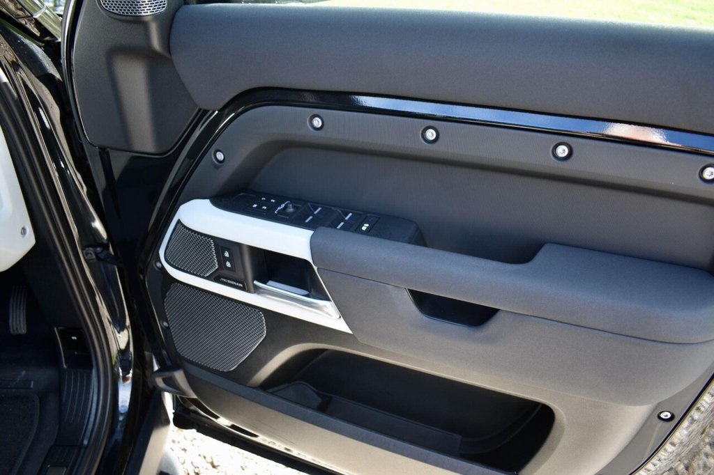 Used Land Rover Defender 2022 for sale - 77001261: Photo 34